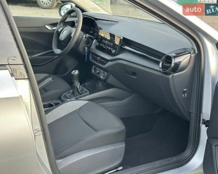 Серый Шкода Фабия, объемом двигателя 1 л и пробегом 61 тыс. км за 13990 $, фото 28 на Automoto.ua