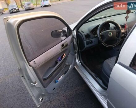 Серый Шкода Фабия, объемом двигателя 1.4 л и пробегом 288 тыс. км за 2000 $, фото 6 на Automoto.ua