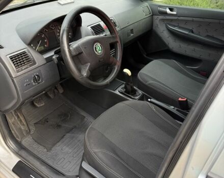 Серый Шкода Фабия, объемом двигателя 1.4 л и пробегом 215 тыс. км за 3300 $, фото 6 на Automoto.ua