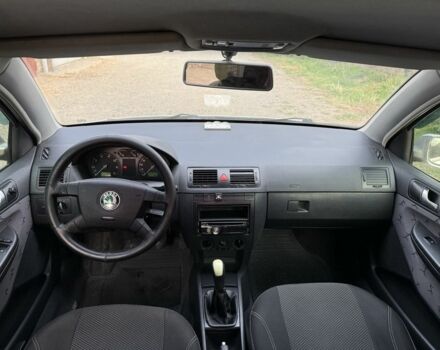 Серый Шкода Фабия, объемом двигателя 1.4 л и пробегом 215 тыс. км за 3300 $, фото 5 на Automoto.ua