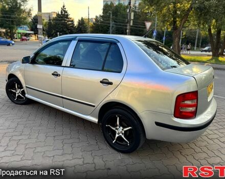 Серый Шкода Фабия, объемом двигателя 1.4 л и пробегом 229 тыс. км за 3700 $, фото 2 на Automoto.ua