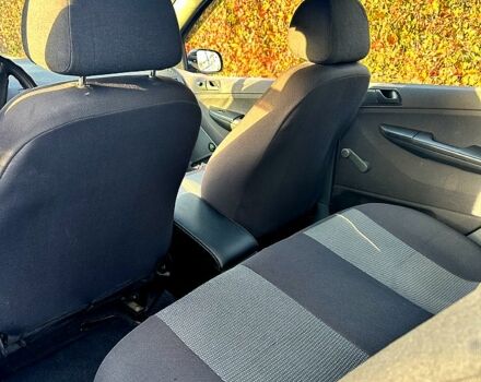 Серый Шкода Фабия, объемом двигателя 1.4 л и пробегом 319 тыс. км за 3400 $, фото 9 на Automoto.ua