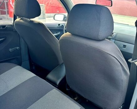 Серый Шкода Фабия, объемом двигателя 1.4 л и пробегом 319 тыс. км за 3400 $, фото 6 на Automoto.ua