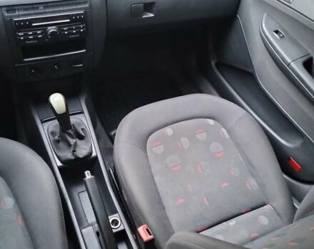 Серый Шкода Фабия, объемом двигателя 1.39 л и пробегом 215 тыс. км за 3700 $, фото 11 на Automoto.ua