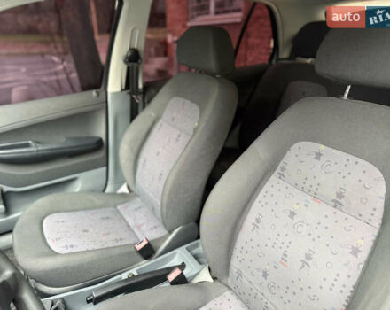 Сірий Шкода Фабія, об'ємом двигуна 1.2 л та пробігом 170 тис. км за 3000 $, фото 9 на Automoto.ua