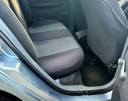 Серый Шкода Фабия, объемом двигателя 1.4 л и пробегом 319 тыс. км за 3400 $, фото 5 на Automoto.ua