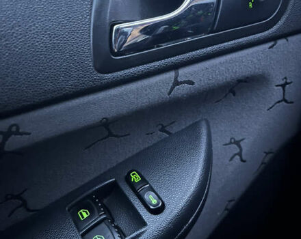 Серый Шкода Фабия, объемом двигателя 1.39 л и пробегом 187 тыс. км за 3500 $, фото 9 на Automoto.ua