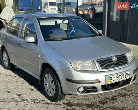 Серый Шкода Фабия, объемом двигателя 1.4 л и пробегом 246 тыс. км за 2950 $, фото 5 на Automoto.ua