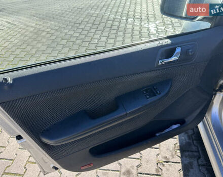 Серый Шкода Фабия, объемом двигателя 1.4 л и пробегом 246 тыс. км за 2950 $, фото 15 на Automoto.ua