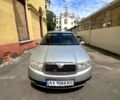 Серый Шкода Фабия, объемом двигателя 1.4 л и пробегом 450 тыс. км за 3200 $, фото 1 на Automoto.ua