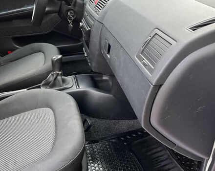 Сірий Шкода Фабія, об'ємом двигуна 1.2 л та пробігом 175 тис. км за 3500 $, фото 10 на Automoto.ua