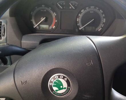 Серый Шкода Фабия, объемом двигателя 1.4 л и пробегом 115 тыс. км за 3300 $, фото 5 на Automoto.ua