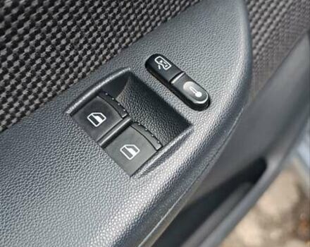 Серый Шкода Фабия, объемом двигателя 1.4 л и пробегом 239 тыс. км за 3900 $, фото 11 на Automoto.ua