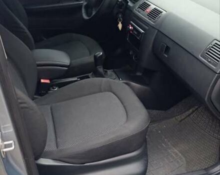 Серый Шкода Фабия, объемом двигателя 1.4 л и пробегом 239 тыс. км за 3900 $, фото 14 на Automoto.ua