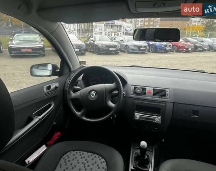 Шкода Фабия 2006 в Киеве на Automoto.ua Серый Шкода Фабия, объемом двигателя 1.2 л и пробегом 230 тыс. км за 4790 $, фото 20 на Automoto.ua