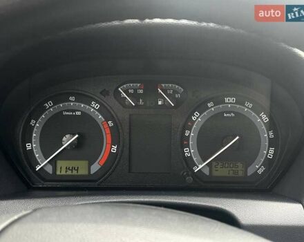 Шкода Фабия 2006 в Киеве на Automoto.ua Серый Шкода Фабия, объемом двигателя 1.2 л и пробегом 230 тыс. км за 4790 $, фото 15 на Automoto.ua