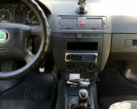 Серый Шкода Фабия, объемом двигателя 1.2 л и пробегом 240 тыс. км за 2999 $, фото 7 на Automoto.ua