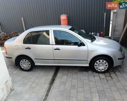 Серый Шкода Фабия, объемом двигателя 1.2 л и пробегом 227 тыс. км за 5300 $, фото 1 на Automoto.ua