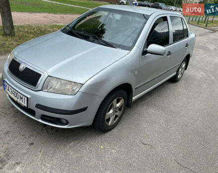 Серый Шкода Фабия, объемом двигателя 1.39 л и пробегом 330 тыс. км за 3400 $, фото 4 на Automoto.ua