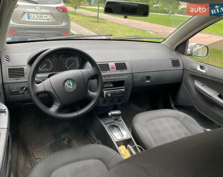 Серый Шкода Фабия, объемом двигателя 1.39 л и пробегом 330 тыс. км за 3400 $, фото 6 на Automoto.ua