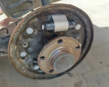 Серый Шкода Фабия, объемом двигателя 1.2 л и пробегом 227 тыс. км за 5300 $, фото 60 на Automoto.ua