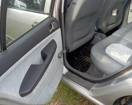 Серый Шкода Фабия, объемом двигателя 1.39 л и пробегом 228 тыс. км за 3000 $, фото 6 на Automoto.ua