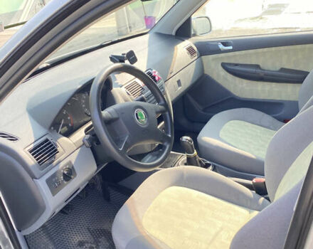 Серый Шкода Фабия, объемом двигателя 1.4 л и пробегом 197 тыс. км за 3800 $, фото 2 на Automoto.ua