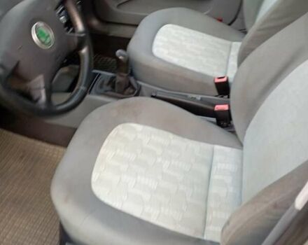 Серый Шкода Фабия, объемом двигателя 1.39 л и пробегом 228 тыс. км за 3000 $, фото 8 на Automoto.ua