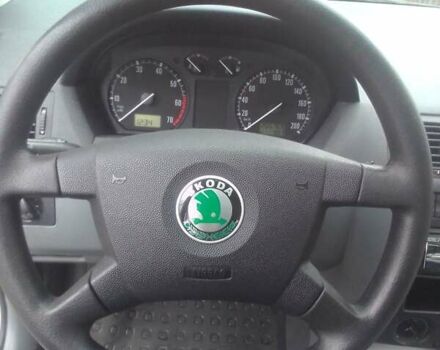 Серый Шкода Фабия, объемом двигателя 1.4 л и пробегом 205 тыс. км за 5000 $, фото 4 на Automoto.ua