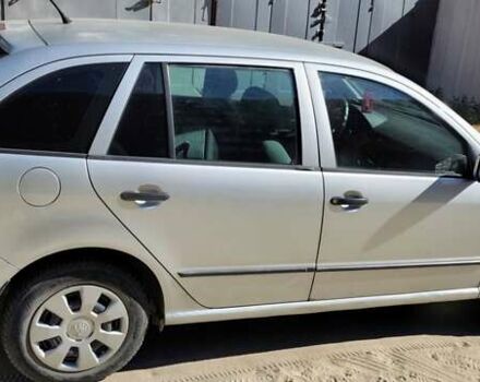 Сірий Шкода Фабія, об'ємом двигуна 1.39 л та пробігом 369 тис. км за 2900 $, фото 1 на Automoto.ua