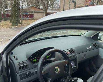 Сірий Шкода Фабія, об'ємом двигуна 1.39 л та пробігом 180 тис. км за 4300 $, фото 2 на Automoto.ua