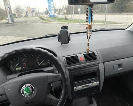 Серый Шкода Фабия, объемом двигателя 1.4 л и пробегом 230 тыс. км за 2600 $, фото 6 на Automoto.ua