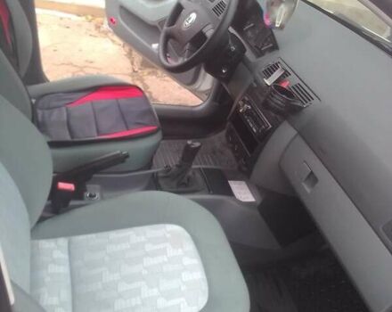 Серый Шкода Фабия, объемом двигателя 1.4 л и пробегом 205 тыс. км за 5000 $, фото 5 на Automoto.ua