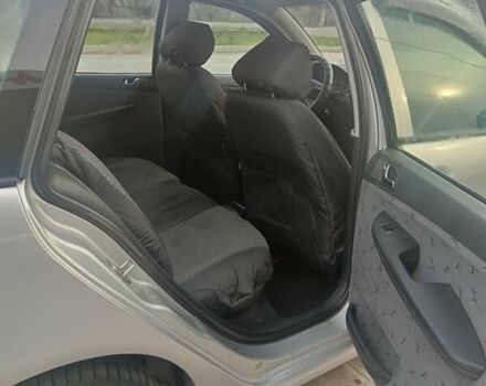 Серый Шкода Фабия, объемом двигателя 1.39 л и пробегом 226 тыс. км за 3350 $, фото 5 на Automoto.ua