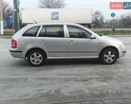Серый Шкода Фабия, объемом двигателя 1.39 л и пробегом 226 тыс. км за 3350 $, фото 8 на Automoto.ua