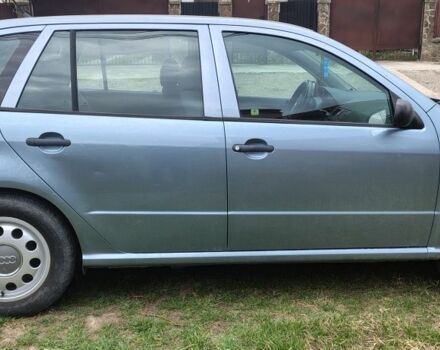 Серый Шкода Фабия, объемом двигателя 1.4 л и пробегом 275 тыс. км за 3300 $, фото 1 на Automoto.ua