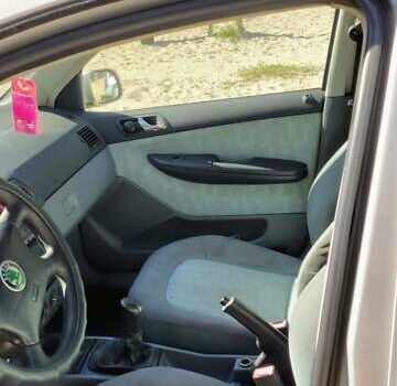 Сірий Шкода Фабія, об'ємом двигуна 1.39 л та пробігом 369 тис. км за 2900 $, фото 6 на Automoto.ua