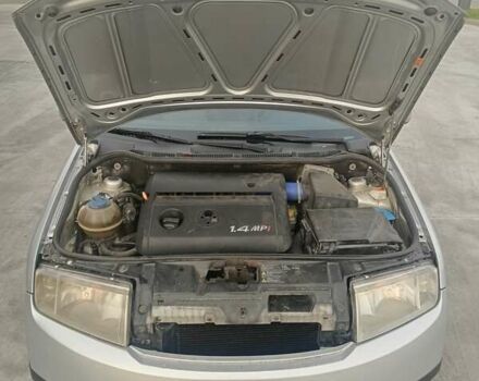 Серый Шкода Фабия, объемом двигателя 1.39 л и пробегом 226 тыс. км за 3350 $, фото 2 на Automoto.ua