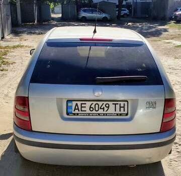 Сірий Шкода Фабія, об'ємом двигуна 1.39 л та пробігом 369 тис. км за 2900 $, фото 3 на Automoto.ua