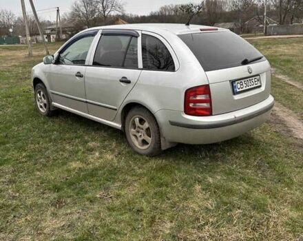 Серый Шкода Фабия, объемом двигателя 1.39 л и пробегом 257 тыс. км за 3750 $, фото 2 на Automoto.ua