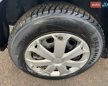 Серый Шкода Фабия, объемом двигателя 1.4 л и пробегом 300 тыс. км за 1850 $, фото 19 на Automoto.ua