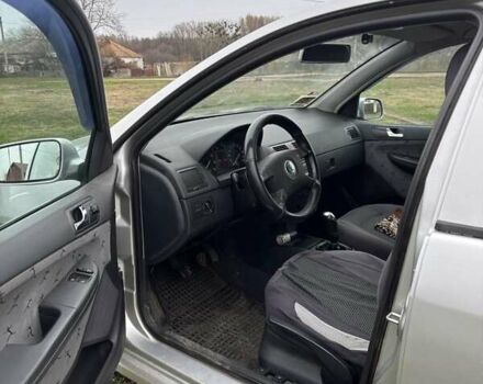 Серый Шкода Фабия, объемом двигателя 1.39 л и пробегом 257 тыс. км за 3750 $, фото 4 на Automoto.ua