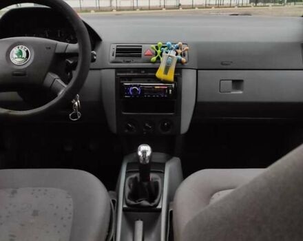 Сірий Шкода Фабія, об'ємом двигуна 1.39 л та пробігом 242 тис. км за 3249 $, фото 20 на Automoto.ua