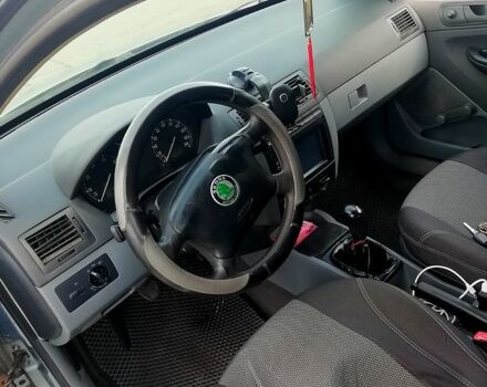 Сірий Шкода Фабія, об'ємом двигуна 1.4 л та пробігом 350 тис. км за 3200 $, фото 4 на Automoto.ua