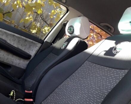 Серый Шкода Фабия, объемом двигателя 1.4 л и пробегом 230 тыс. км за 3000 $, фото 3 на Automoto.ua