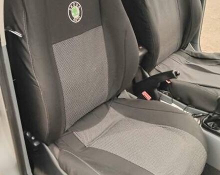 Серый Шкода Фабия, объемом двигателя 1.4 л и пробегом 368 тыс. км за 4000 $, фото 4 на Automoto.ua