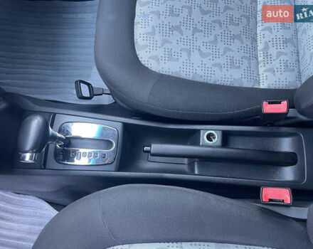 Сірий Шкода Фабія, об'ємом двигуна 1.39 л та пробігом 298 тис. км за 4700 $, фото 15 на Automoto.ua