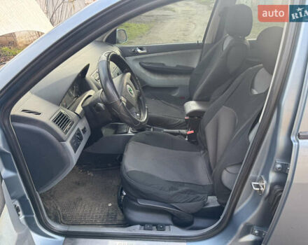 Серый Шкода Фабия, объемом двигателя 1.4 л и пробегом 300 тыс. км за 1850 $, фото 26 на Automoto.ua