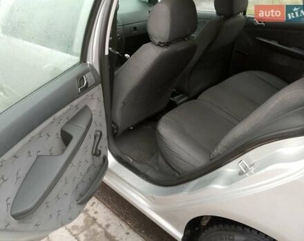 Сірий Шкода Фабія, об'ємом двигуна 1.39 л та пробігом 195 тис. км за 3400 $, фото 9 на Automoto.ua