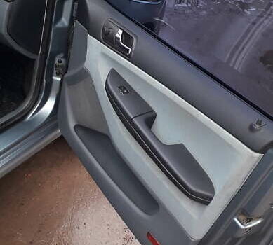 Серый Шкода Фабия, объемом двигателя 1.4 л и пробегом 300 тыс. км за 2900 $, фото 8 на Automoto.ua